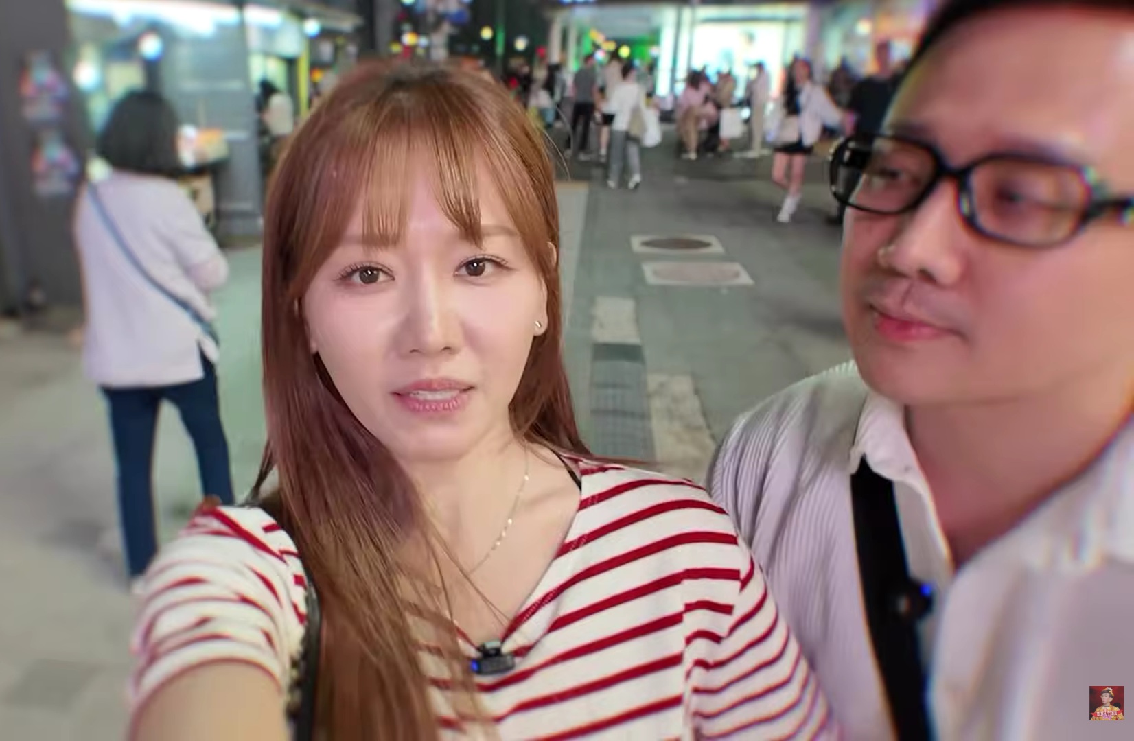 Trấn Thành liên tục hôn má Hari Won ở Hàn Quốc- Ảnh 4.