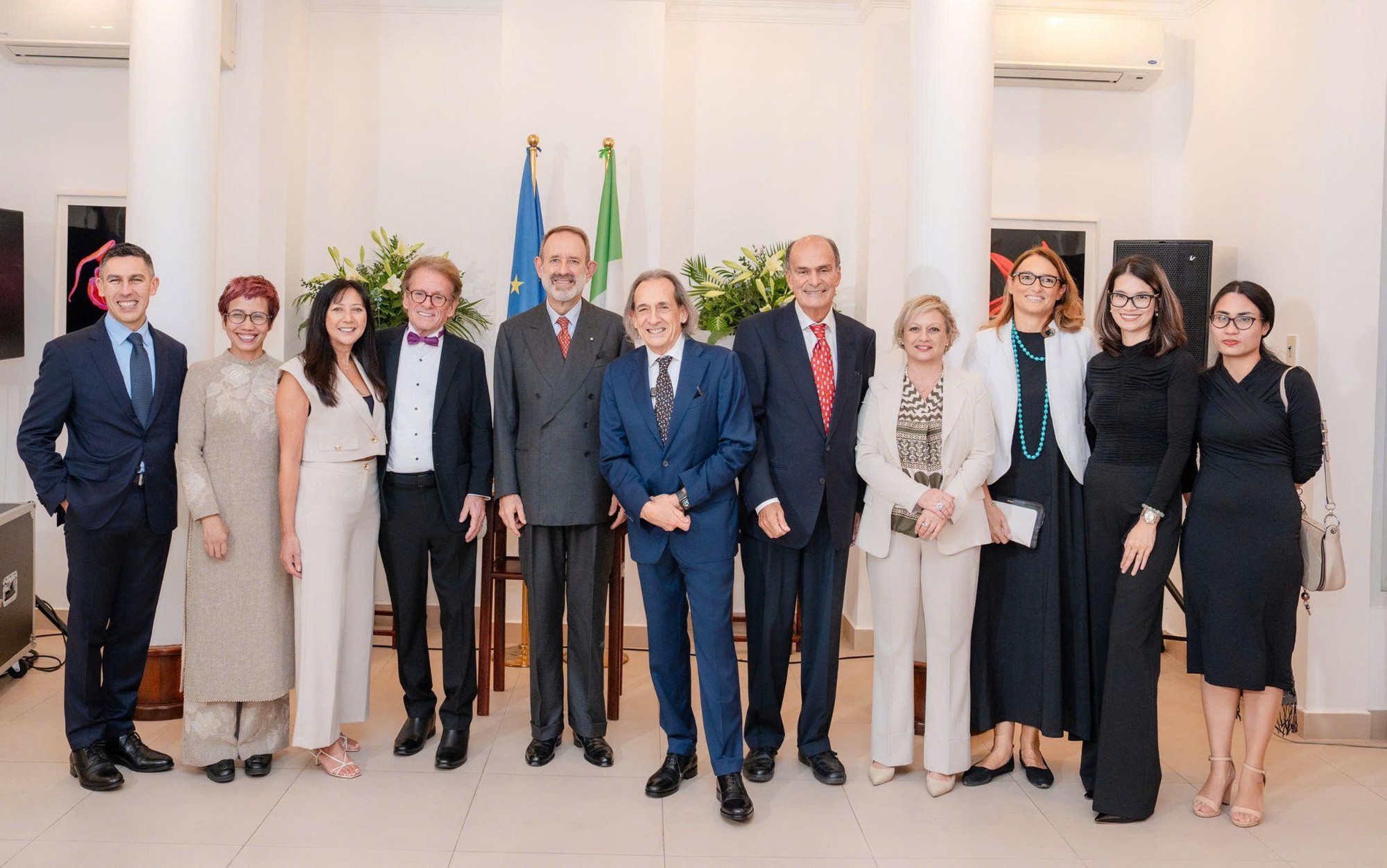 Vinh danh một đời cống hiến cho hành trình nhân đạo- Ảnh 3. Vinh danh một đời cống hiến cho hành trình nhân đạo- Ảnh 3.