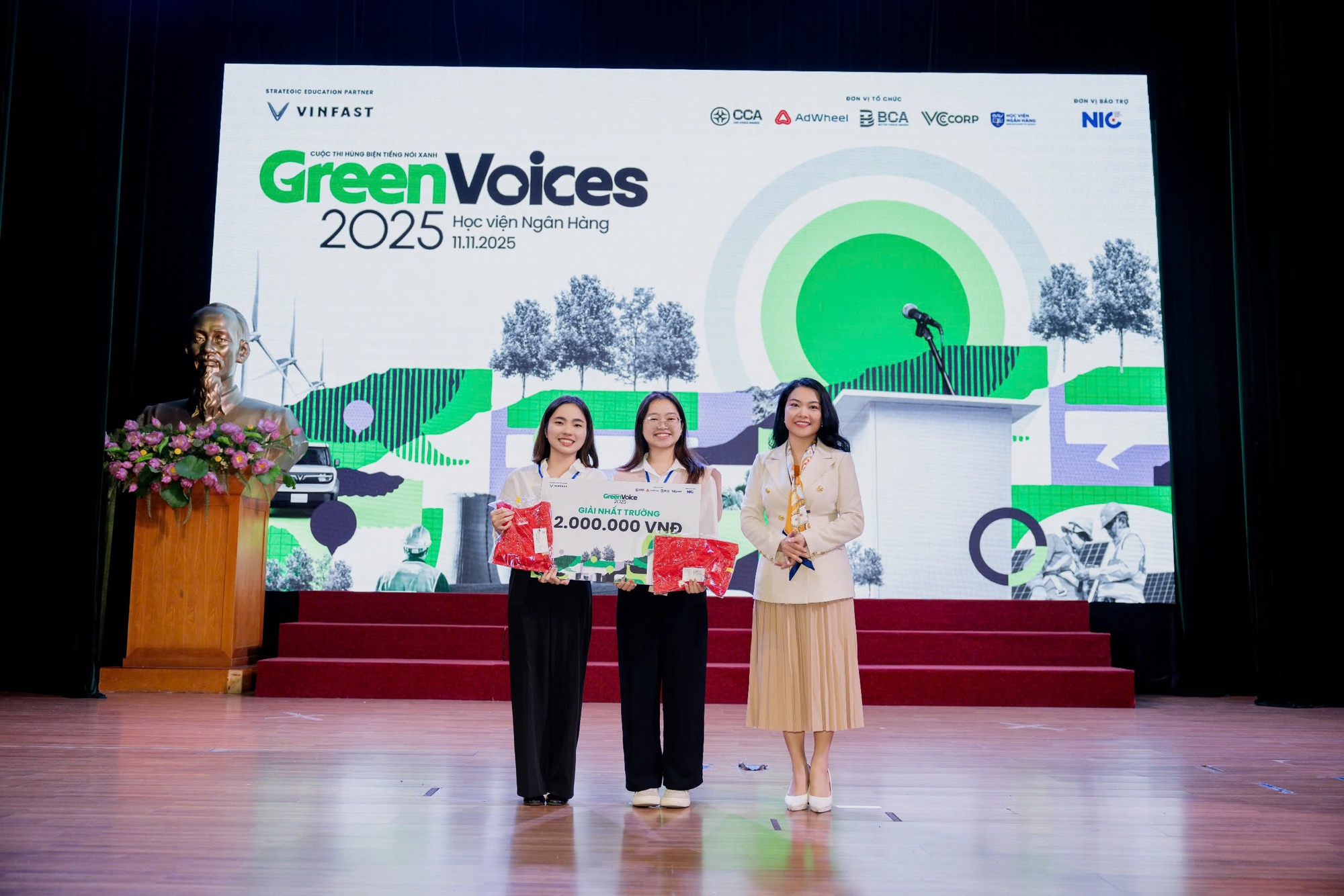 Đến Học viện Ngân hàng nghe sinh viên thi Green Voices: Thuyết phục người e ngại với xe điện bằng chi phí thấp, sử dụng an toàn- Ảnh 7.