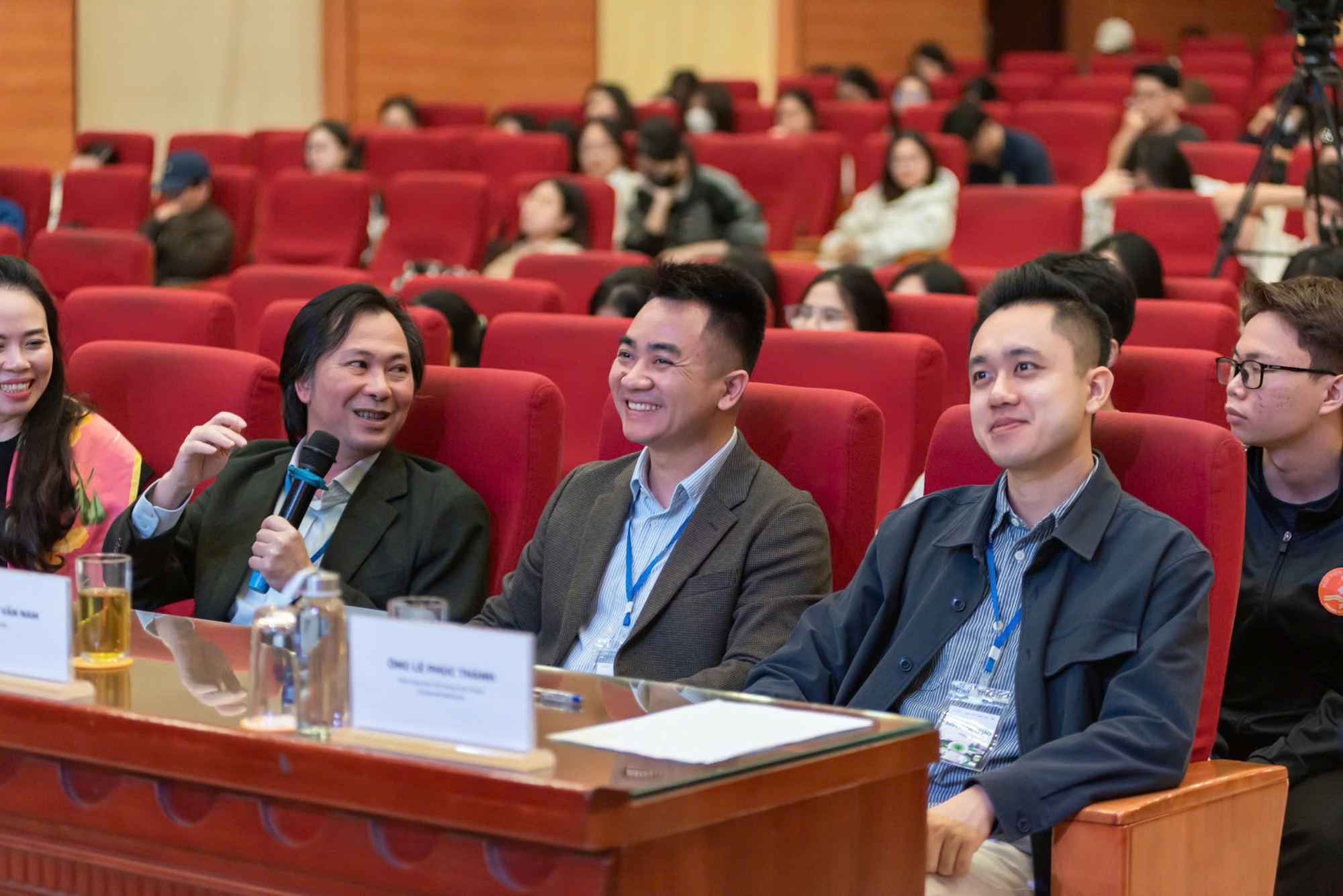 Đến Học viện Ngân hàng nghe sinh viên thi Green Voices: Thuyết phục người e ngại với xe điện bằng chi phí thấp, sử dụng an toàn- Ảnh 6.