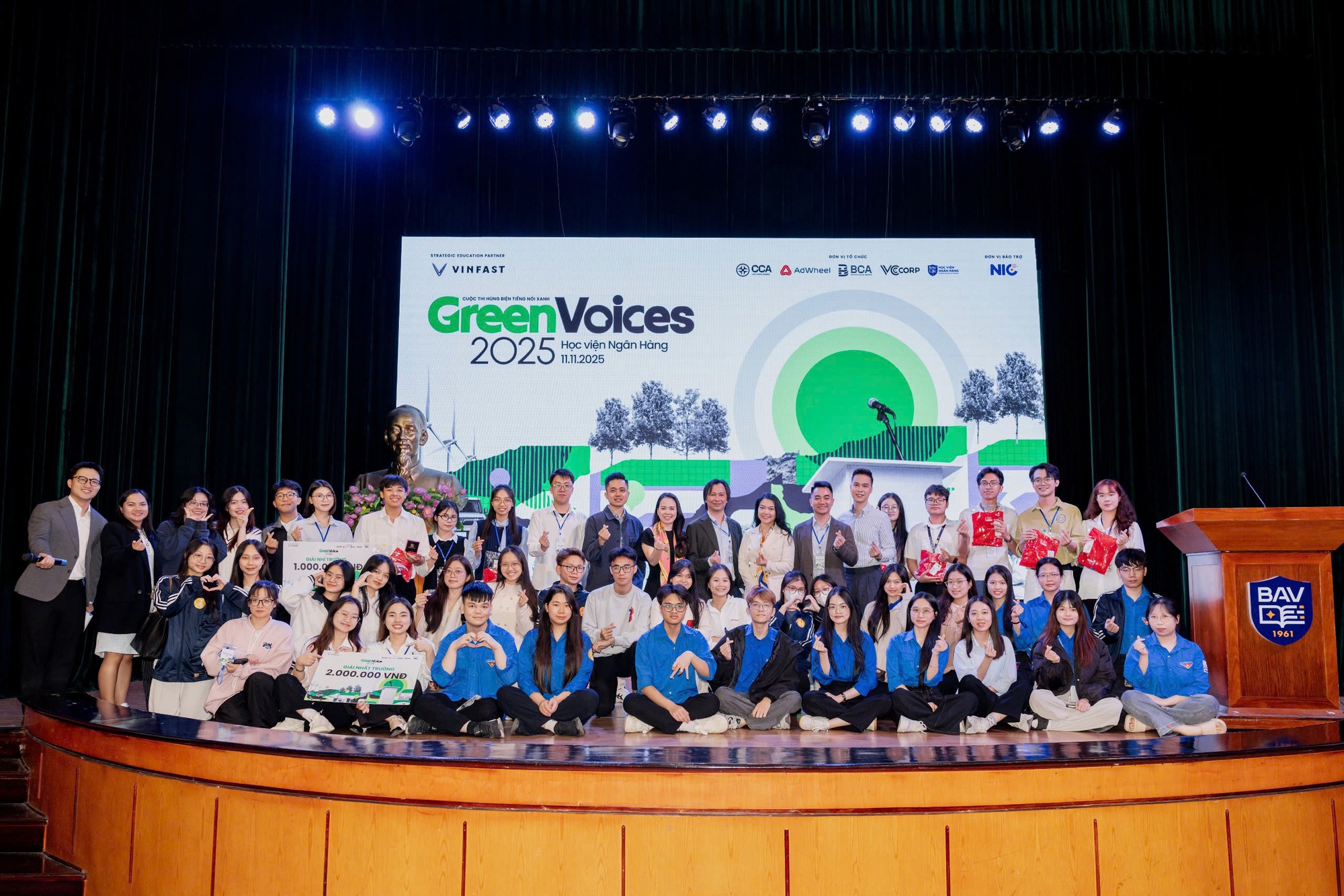 Đến Học viện Ngân hàng nghe sinh viên thi Green Voices: Thuyết phục người e ngại với xe điện bằng chi phí thấp, sử dụng an toàn- Ảnh 1.