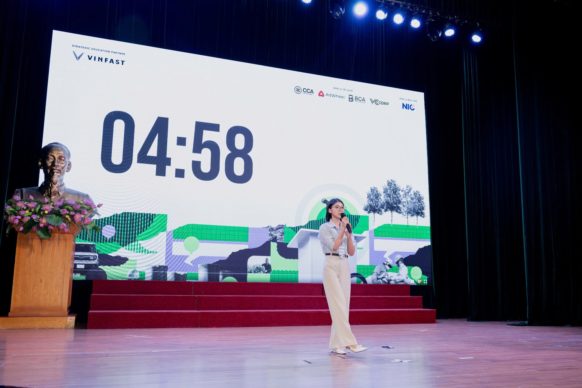 Đến Học viện Ngân hàng nghe sinh viên thi Green Voices: Thuyết phục người e ngại với xe điện bằng chi phí thấp, sử dụng an toàn- Ảnh 4.