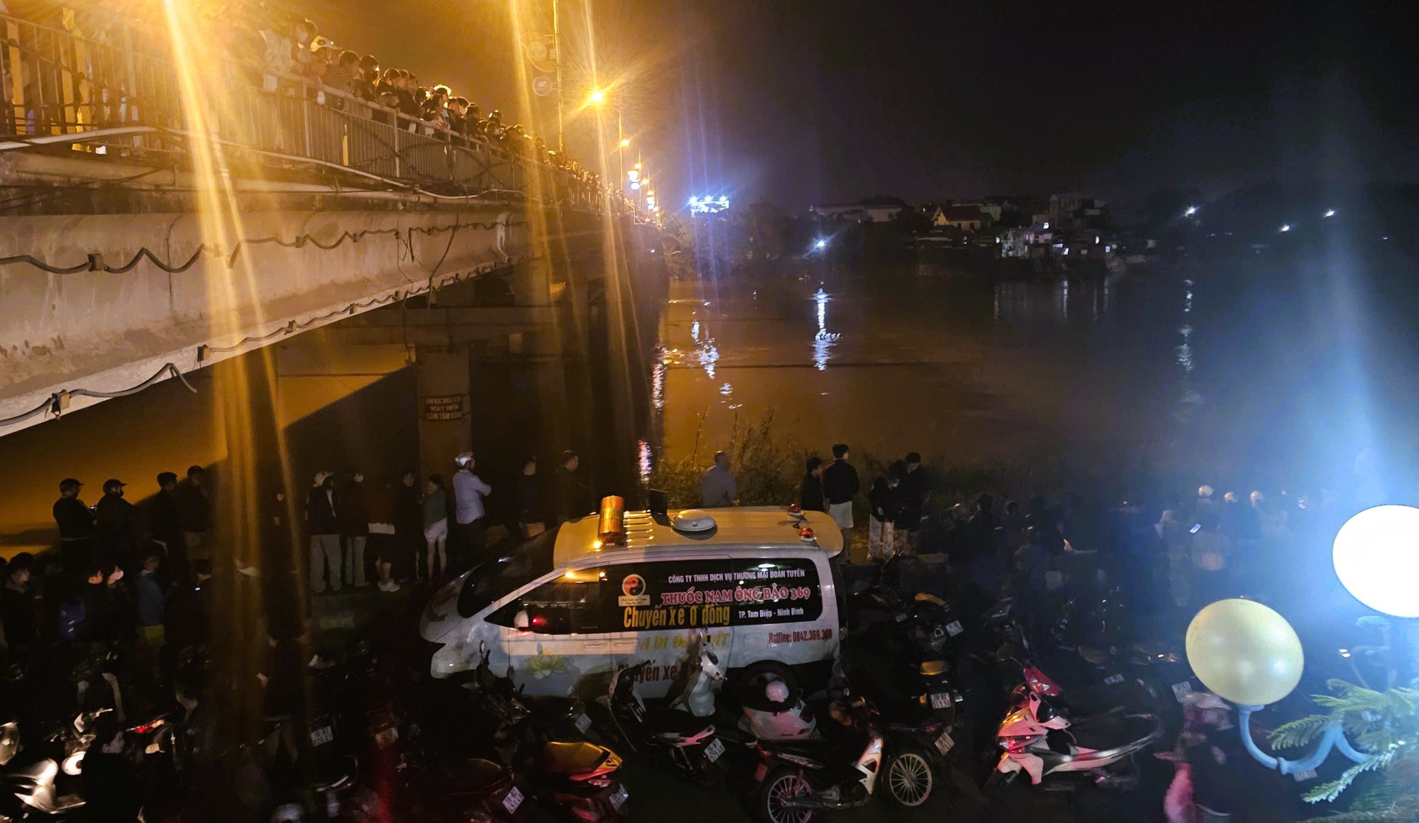 Tìm thấy chú rể nhảy cầu trước ngày đón dâu- Ảnh 1. Tìm thấy chú rể nhảy cầu trước ngày đón dâu- Ảnh 1.