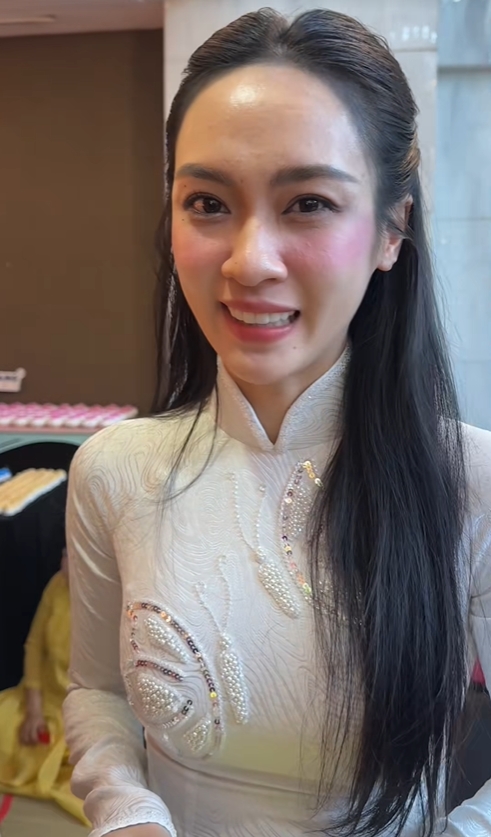 Cận cảnh gương mặt Cận cảnh gương mặt