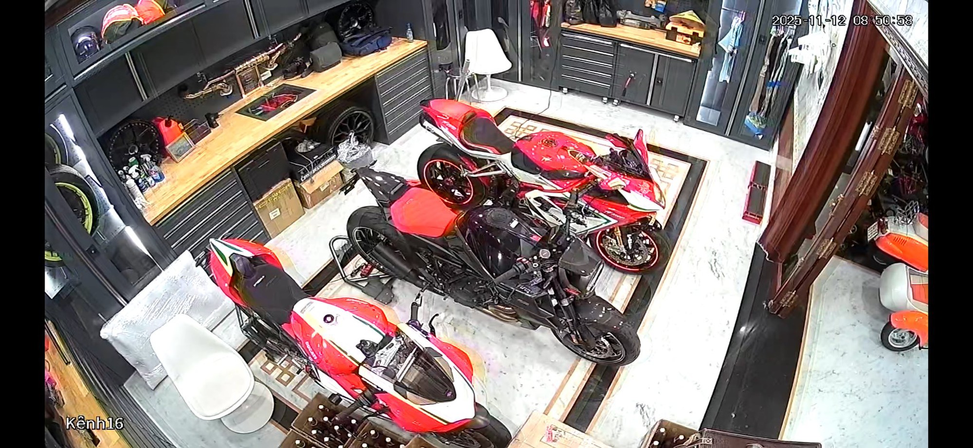 H&igrave;nh ảnh d&agrave;n si&ecirc;u xe b&ecirc;n trong garage của b&agrave; chủ thẩm mỹ viện Mailisa- Ảnh 7.