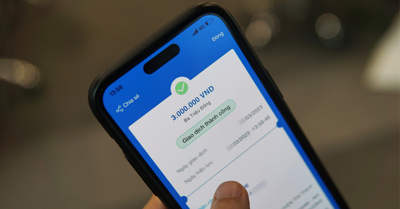 Shipper đòi 35.000 đồng tiền phí giao hàng, người phụ nữ suýt mất luôn tài khoản ngân hàng nếu làm theo- Ảnh 1.