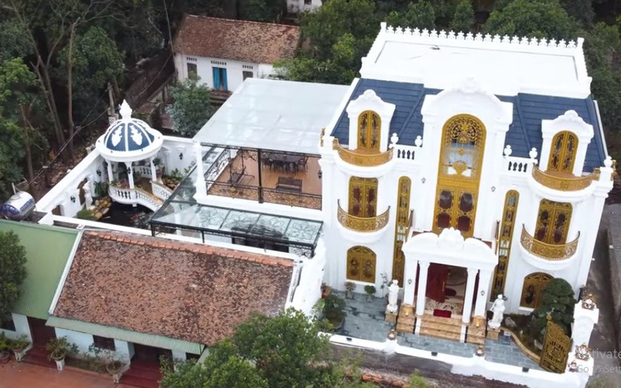 Biệt thự dát vàng nổi tiếng nhất Bắc Ninh, riêng bộ bàn ghế đã 1 tỷ đồng