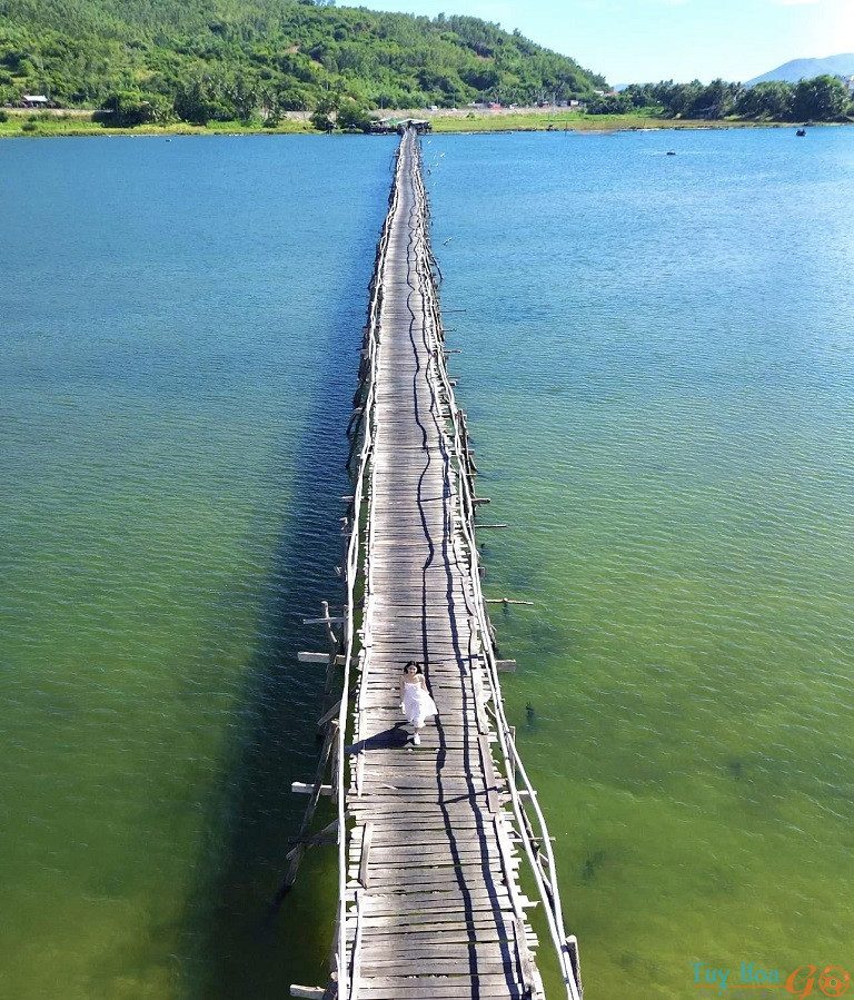 Cầu gỗ vượt sông dài nhất Việt Nam biến mất sau bão số 13: Lịch sử gần 30 năm, từng lên phim điện ảnh- Ảnh 6.