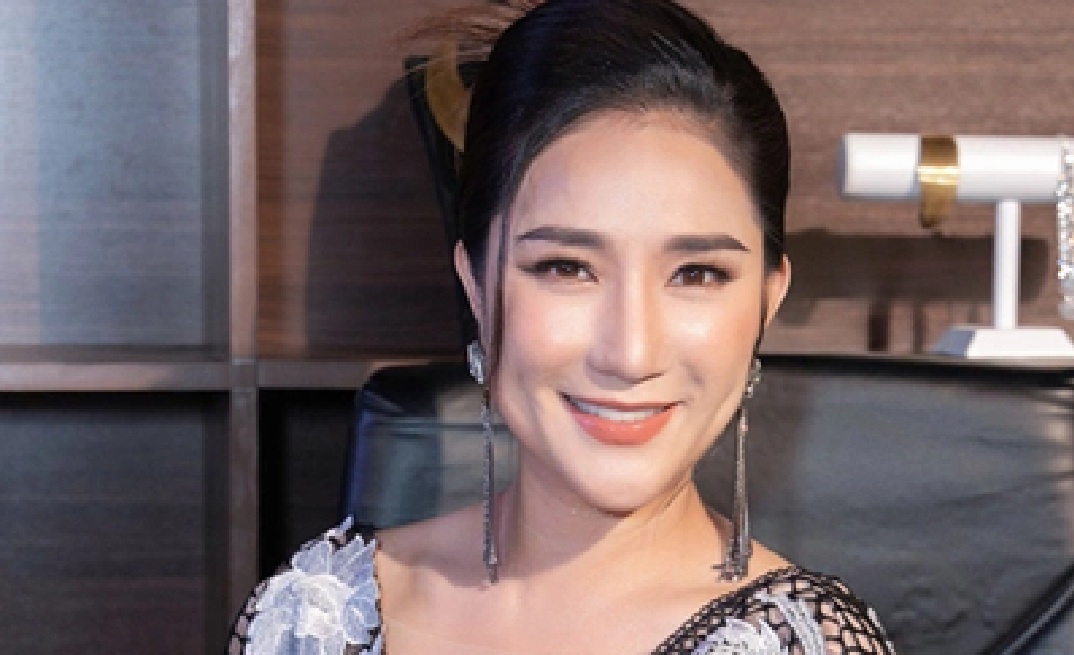 Nữ NSƯT 48 tuổi: "Có người gần gấp đôi tuổi tôi yêu tôi"- Ảnh 4.