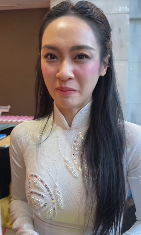 Cận cảnh gương mặt Cận cảnh gương mặt