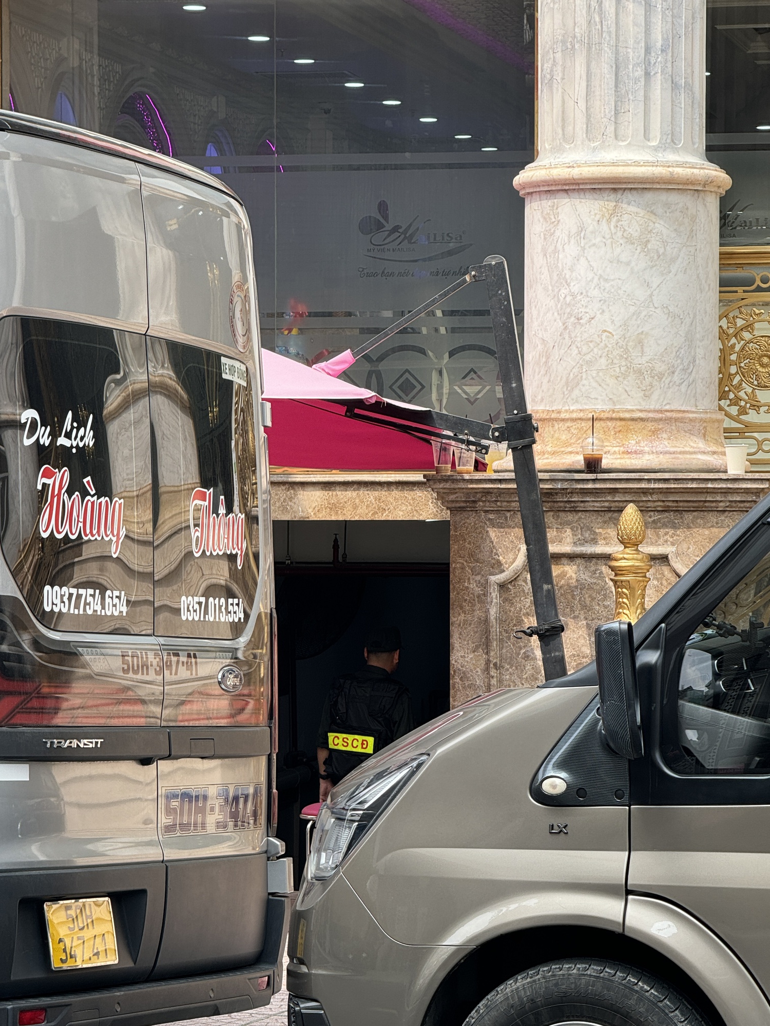 Cận cảnh to&agrave; nh&agrave; thẩm mỹ viện Mailisa TP.HCM: Cảnh s&aacute;t đang c&oacute; mặt, cửa đ&oacute;ng k&iacute;n bưng- Ảnh 3.