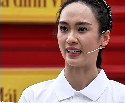 Cận cảnh gương mặt Cận cảnh gương mặt