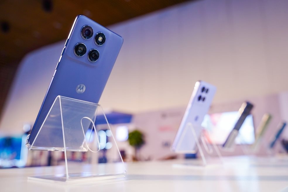 Motorola chính thức tái ngộ Việt Nam: Ra mắt 5 mẫu điện thoại, giá chưa đến 3 triệu đã có pin 7.000mAh- Ảnh 4.