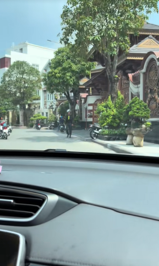 Cảnh tượng tại nh&agrave; ri&ecirc;ng của Mailisa v&agrave; Ho&agrave;ng Kim Kh&aacute;nh ngay l&uacute;c n&agrave;y- Ảnh 1.