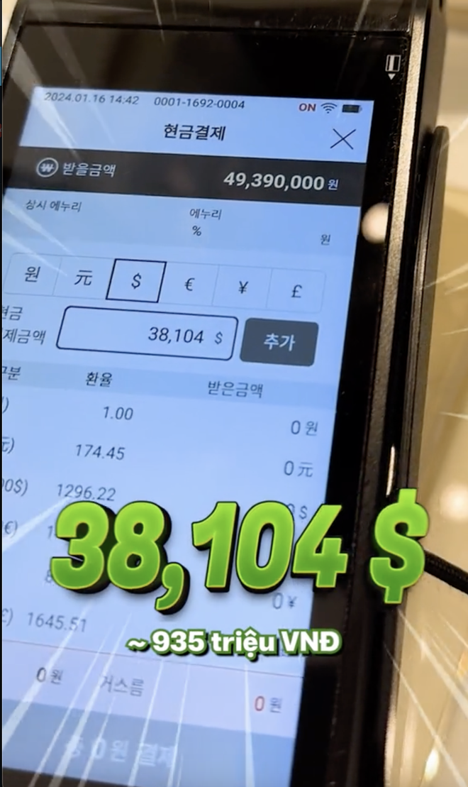 Túi Dior da cá sấu bạch tạng của Mailisa: Cùng gu với Đoàn Di Băng, chồng tặng vợ túi 1 tỷ còn chê quá rẻ - Ảnh 2. Túi Dior da cá sấu bạch tạng của Mailisa: Cùng gu với Đoàn Di Băng, chồng tặng vợ túi 1 tỷ còn chê quá rẻ - Ảnh 2.