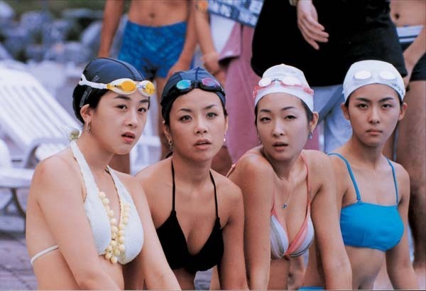 Hậu trường cảnh nóng hot nhất phim Sex Is Zero: Nữ chính bị hành đến mức "run bần bật"- Ảnh 1.