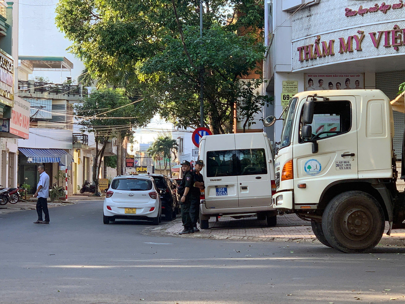 Khám xét cả ngày, công an thu giữ nhiều tài liệu tại Mailisa Hà Nội, Đắk Lắk- Ảnh 7.