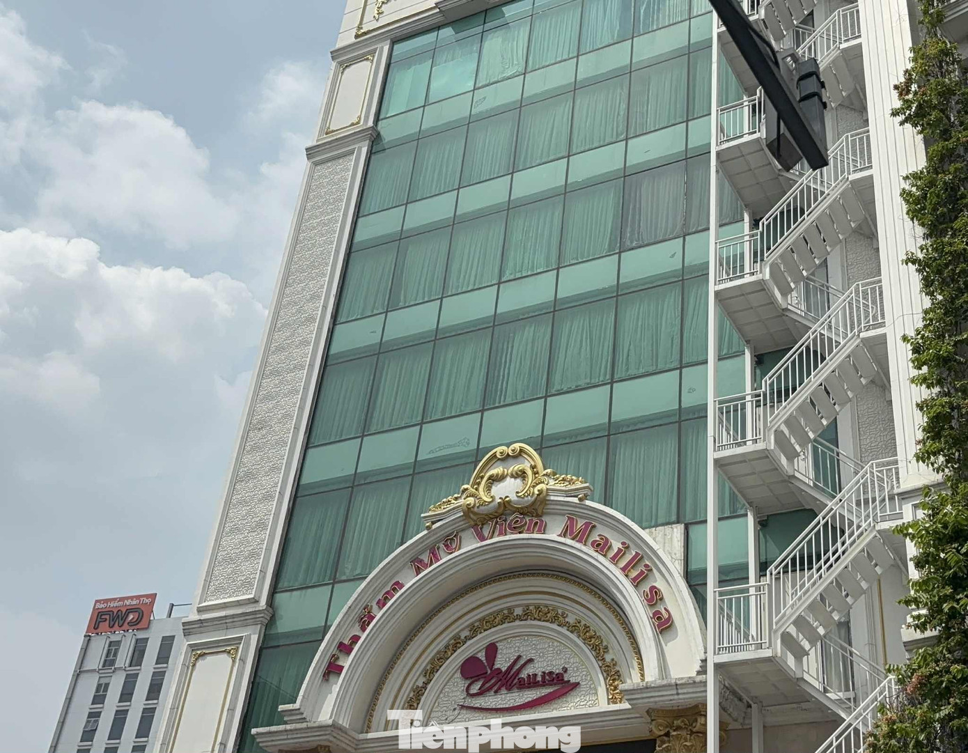 C&ocirc;ng an thu giữ nhiều t&agrave;i liệu từ kh&aacute;m x&eacute;t Thẩm mỹ viện Mailisa TPHCM- Ảnh 3.