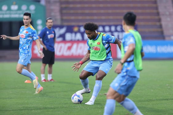 Dõi theo bước chạy của Xuân Son - Ảnh 1. Dõi theo bước chạy của Xuân Son - Ảnh 1.