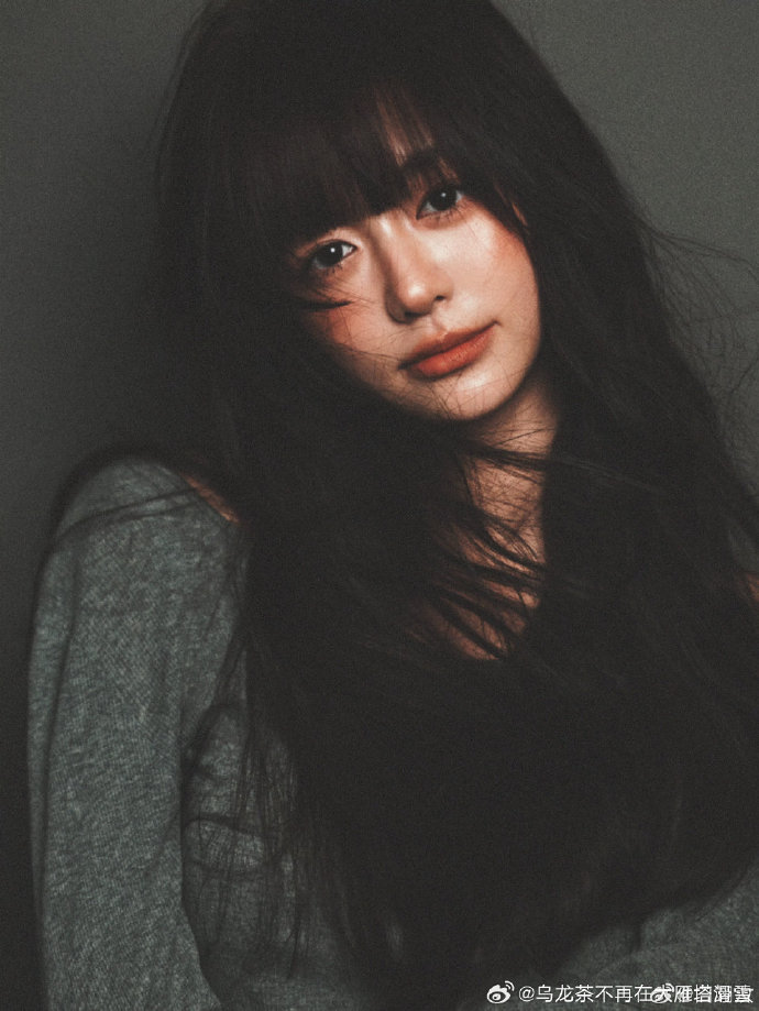 Mỹ nhân đang viral khắp Trung Quốc vì mắt to như "hột xoàn 50 carat"- Ảnh 7.