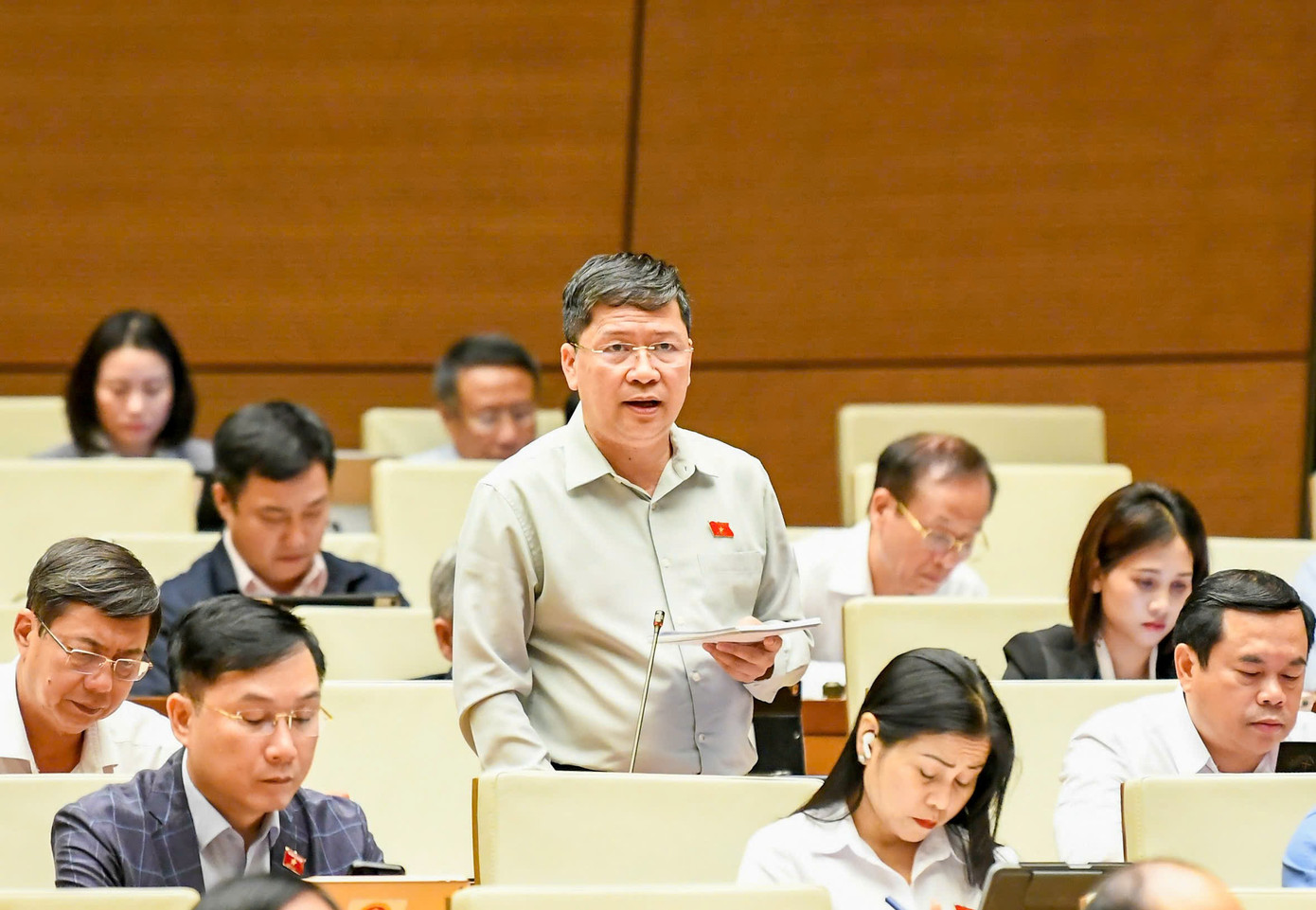 Bộ trưởng Bộ Xây dựng Trần Hồng Minh: Cấp phép xây dựng… ‘khổ lắm’- Ảnh 1.