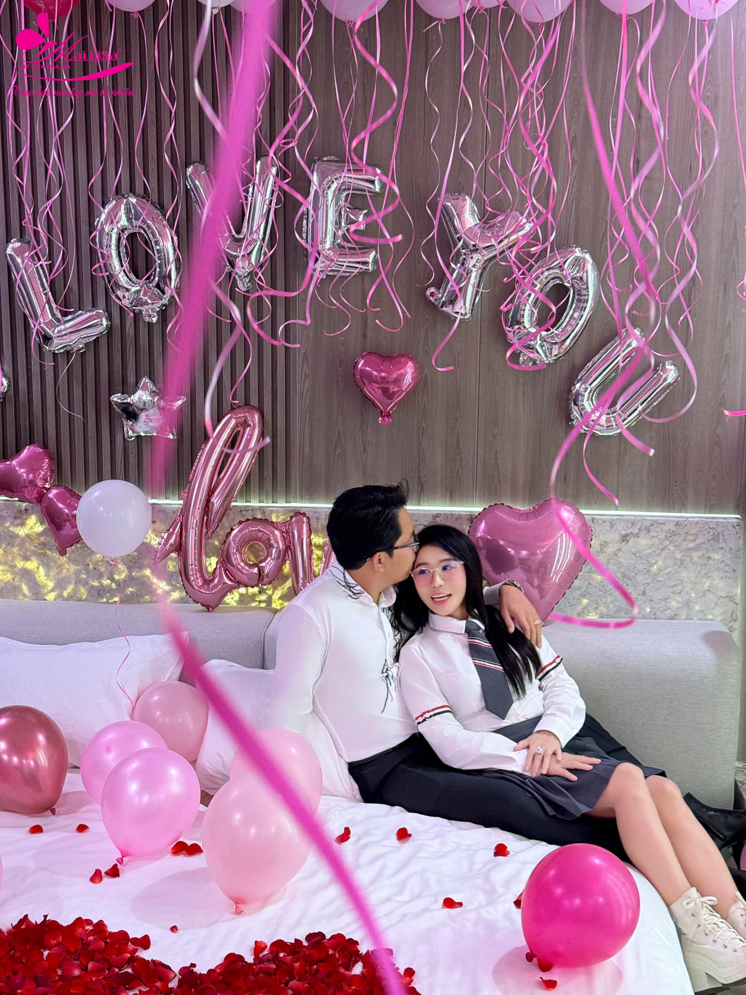 Quất đồ hiệu theo lô kiểu Mailisa: Một mẫu sơmi chốt luôn vài trăm cái, váy có tới cả nghìn chiếc- Ảnh 9. Quất đồ hiệu theo lô kiểu Mailisa: Một mẫu sơmi chốt luôn vài trăm cái, váy có tới cả nghìn chiếc- Ảnh 9.