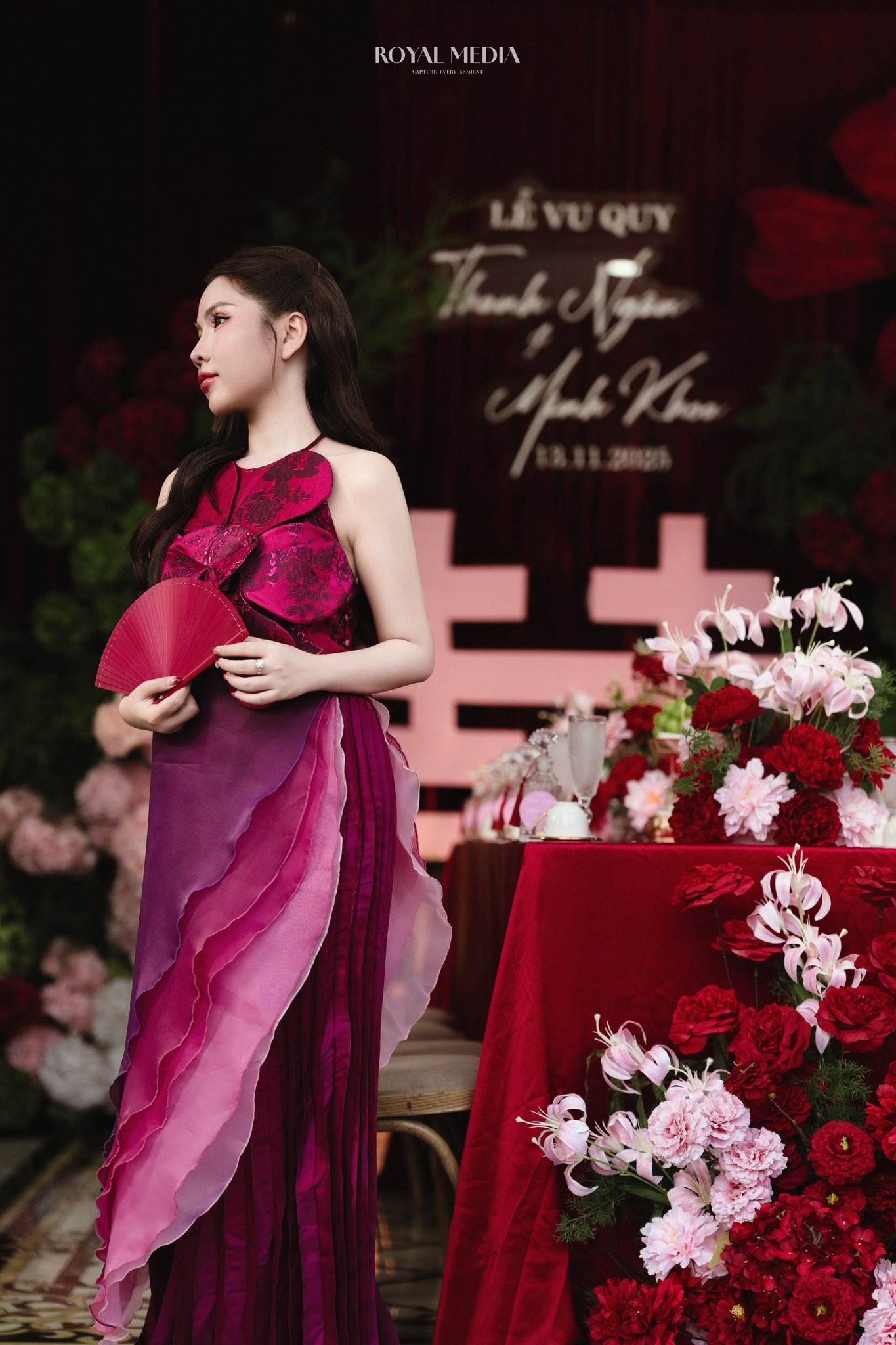 Cưới tiền vệ đội tuyển Việt Nam, cô dâu vàng đeo trĩu cổ đúng chuẩn 