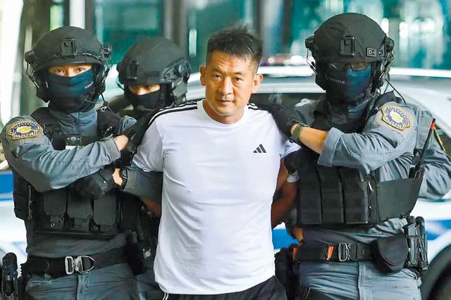 Công bố hồ sơ tội ác lừa đảo, tra tấn man rợ, buôn người xuyên biên giới của em chồng Triệu Vy- Ảnh 1. Công bố hồ sơ tội ác lừa đảo, tra tấn man rợ, buôn người xuyên biên giới của em chồng Triệu Vy- Ảnh 1.