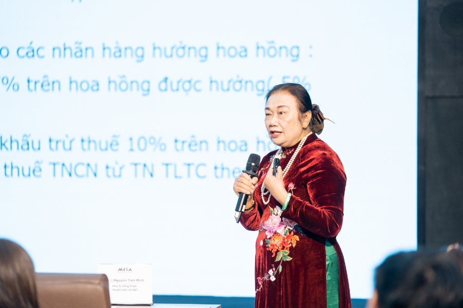 Chuyên gia Thuế: Có người livestream bán hàng 17 tiếng thu 70 tỷ đồng nhưng khai thuế chỉ 1–3 tỷ/năm, nên cần buộc công khai toàn bộ doanh thu- Ảnh 1. Chuyên gia Thuế: Có người livestream bán hàng 17 tiếng thu 70 tỷ đồng nhưng khai thuế chỉ 1–3 tỷ/năm, nên cần buộc công khai toàn bộ doanh thu- Ảnh 1.