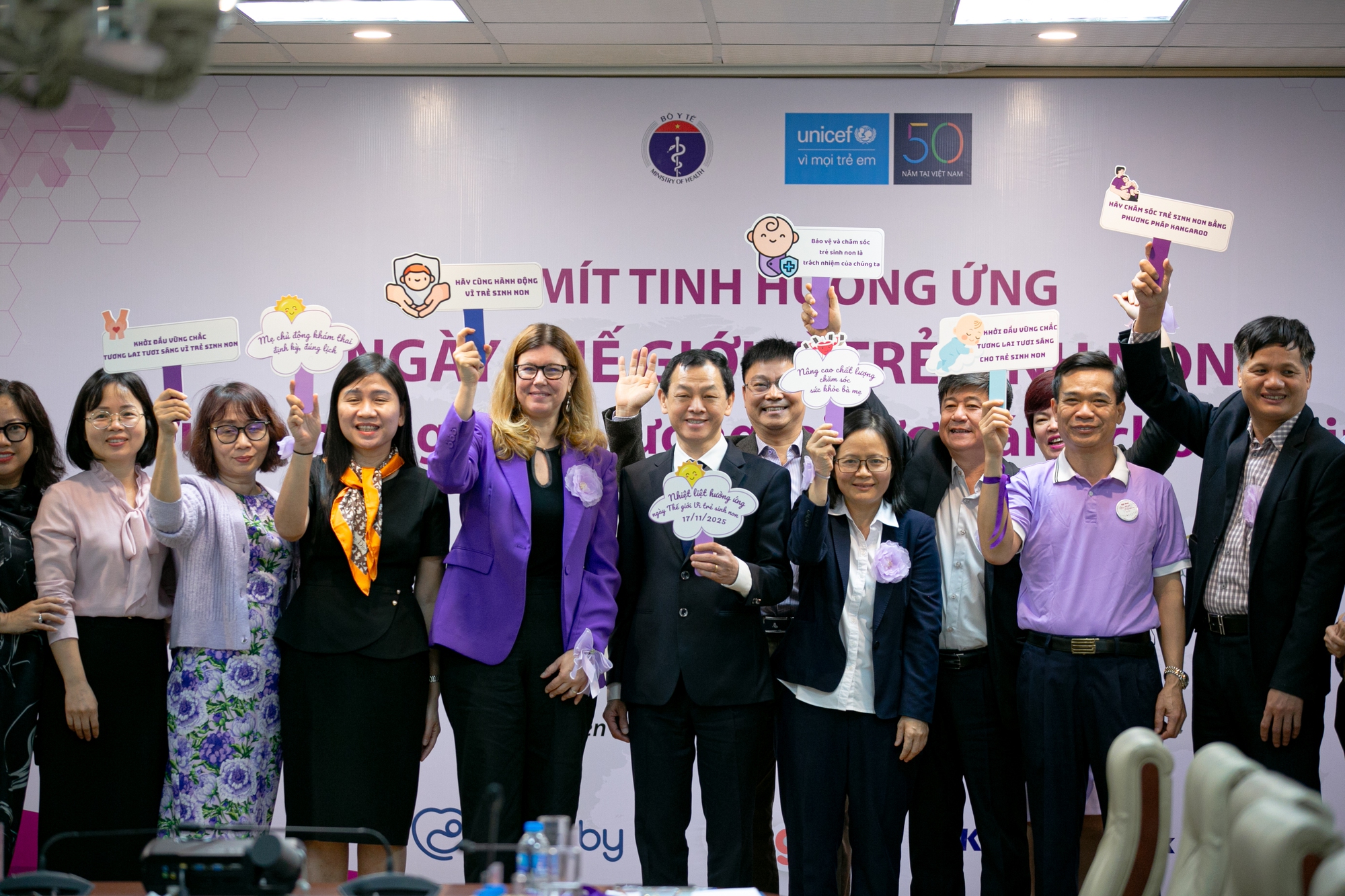 Việt Nam và bước tiến thần kỳ: Cứu sống những em bé tưởng không thể- Ảnh 2.