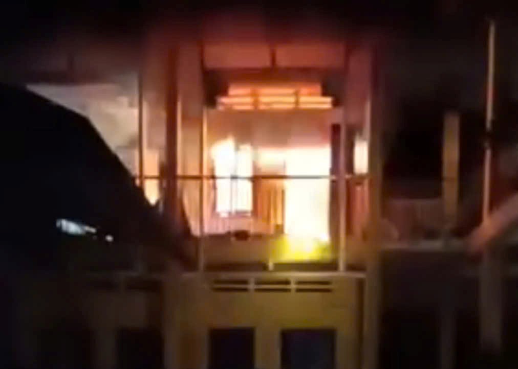 Phát hiện thi thể tại phòng kế toán sau khi dập tắt đám cháy ở trường mầm non- Ảnh 1.