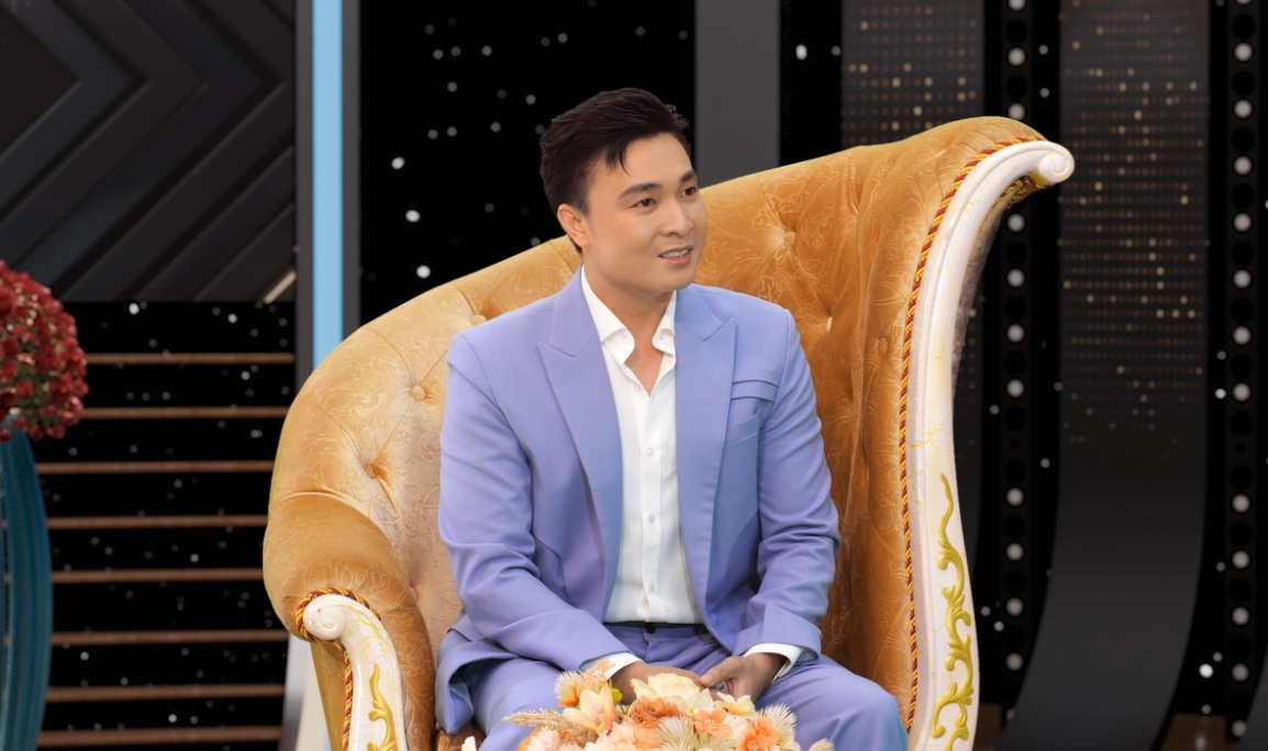 Nam ca sĩ trẻ nói khoảnh khắc ra đảo nhìn tận mắt các chiến sĩ bằng xương bằng thịt- Ảnh 1.