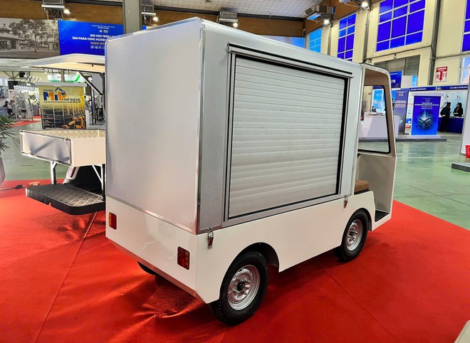 Đây là mẫu xe tải điện mini do người Việt tự thiết kế: Nội địa hoá 70%, giá dự kiến 35 triệu đồng - Ảnh 2. Đây là mẫu xe tải điện mini do người Việt tự thiết kế: Nội địa hoá 70%, giá dự kiến 35 triệu đồng - Ảnh 2.