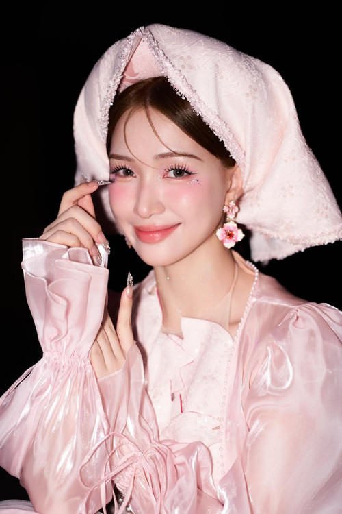 Hòa Minzy rưng rưng, thừa nhận cô đơn- Ảnh 7. Hòa Minzy rưng rưng, thừa nhận cô đơn- Ảnh 7.