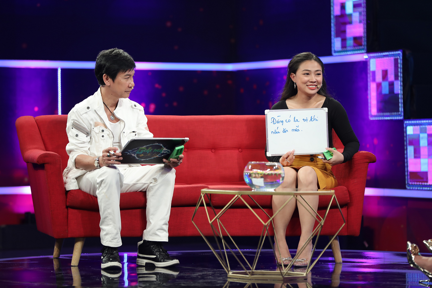 Nam nghệ sĩ 61 tuổi được vợ kém gần 30 tuổi xem như báu vật: Thích ở nhà dọn dẹp, nấu nướng, giặt giũ- Ảnh 3.