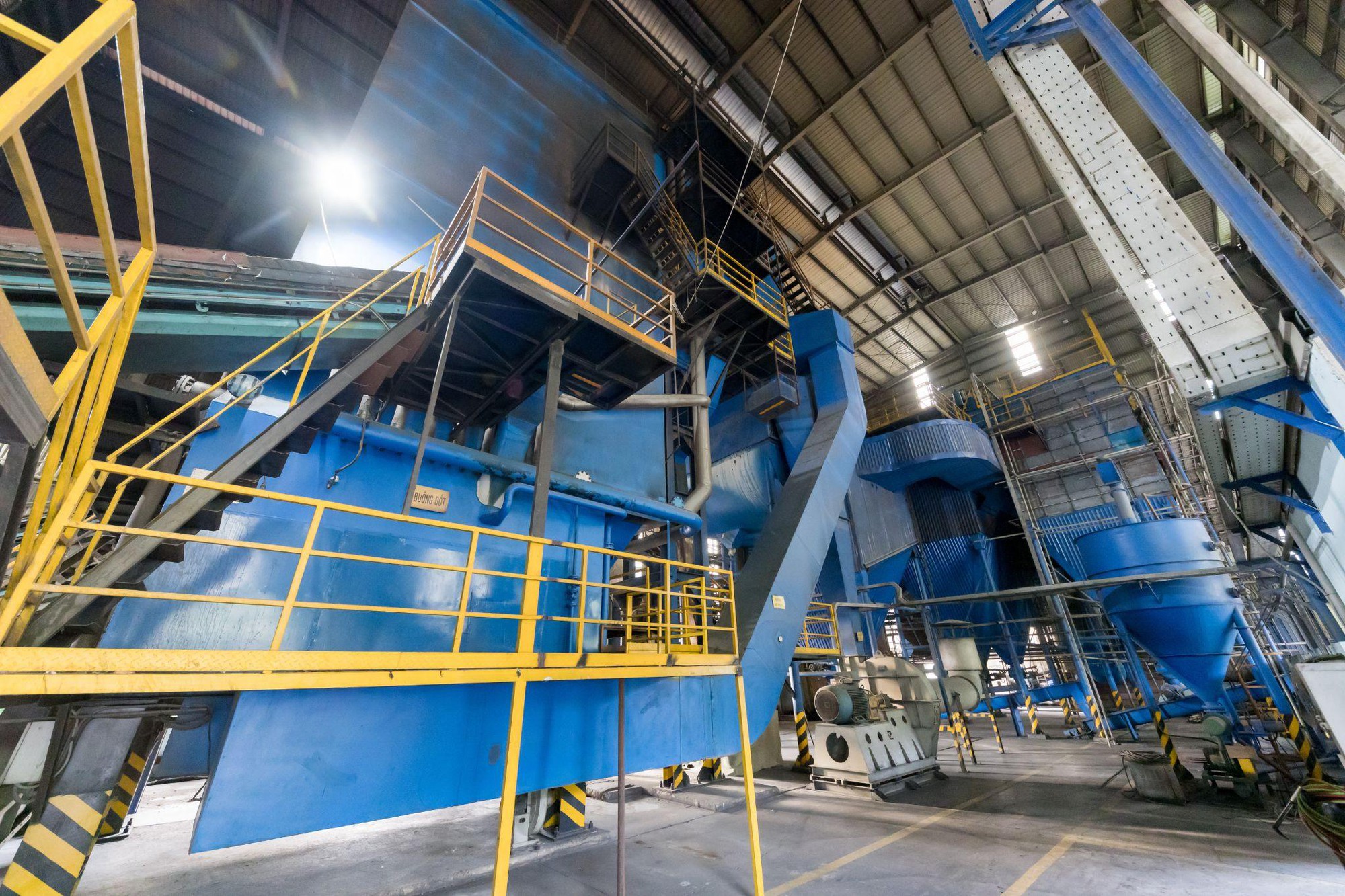 Tưởng đống giấy lộn, ai ngờ lại là 