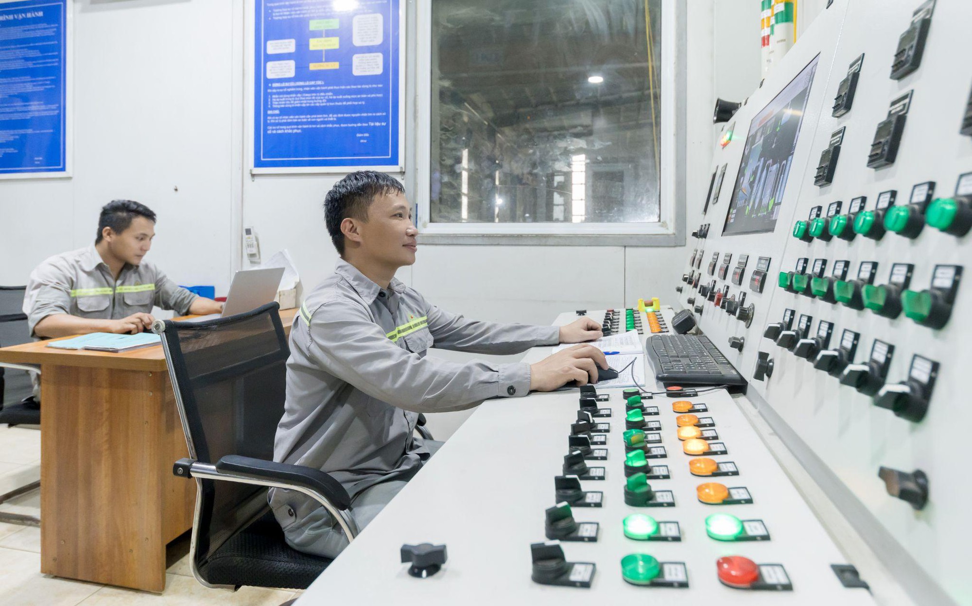 Tưởng đống giấy lộn, ai ngờ lại là 