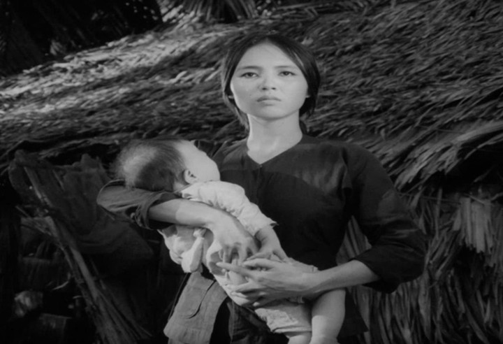 Chị Út Tịch phim 'Mẹ vắng nhà': Bỏ diễn bán cà phê, sống bình dị bên chồng NSND- Ảnh 1.