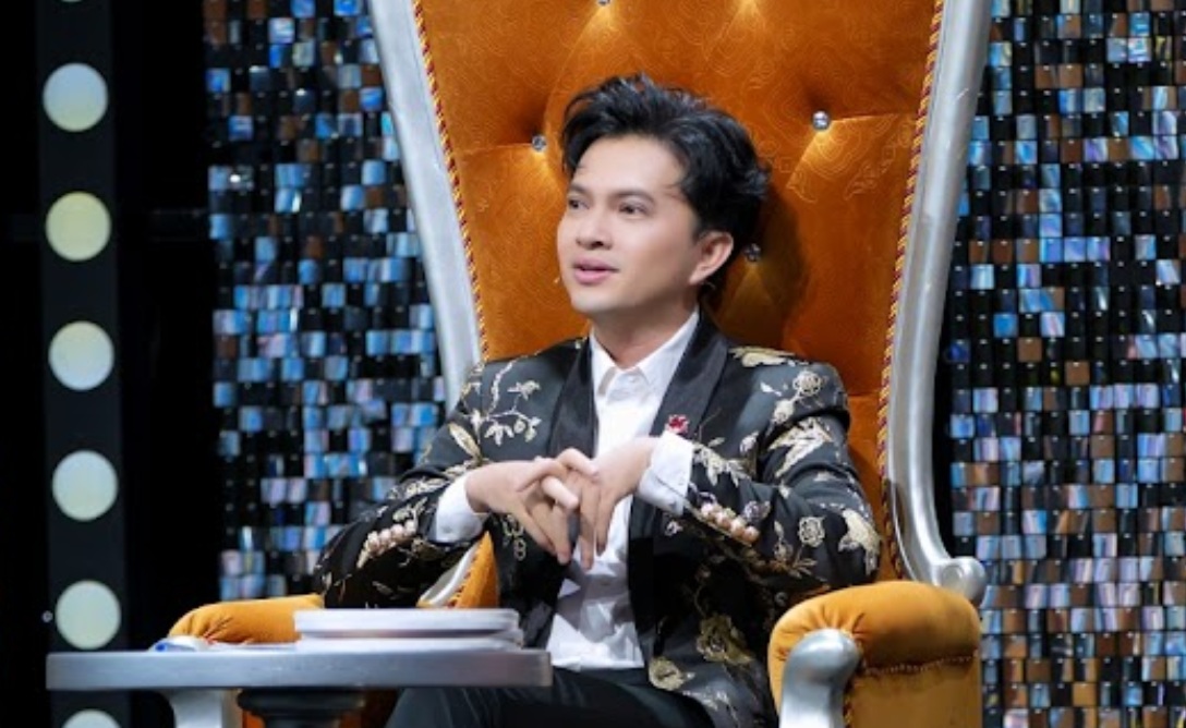 Thấy đàn em đẹp trai, nam danh ca 74 tuổi ghen tị- Ảnh 1.