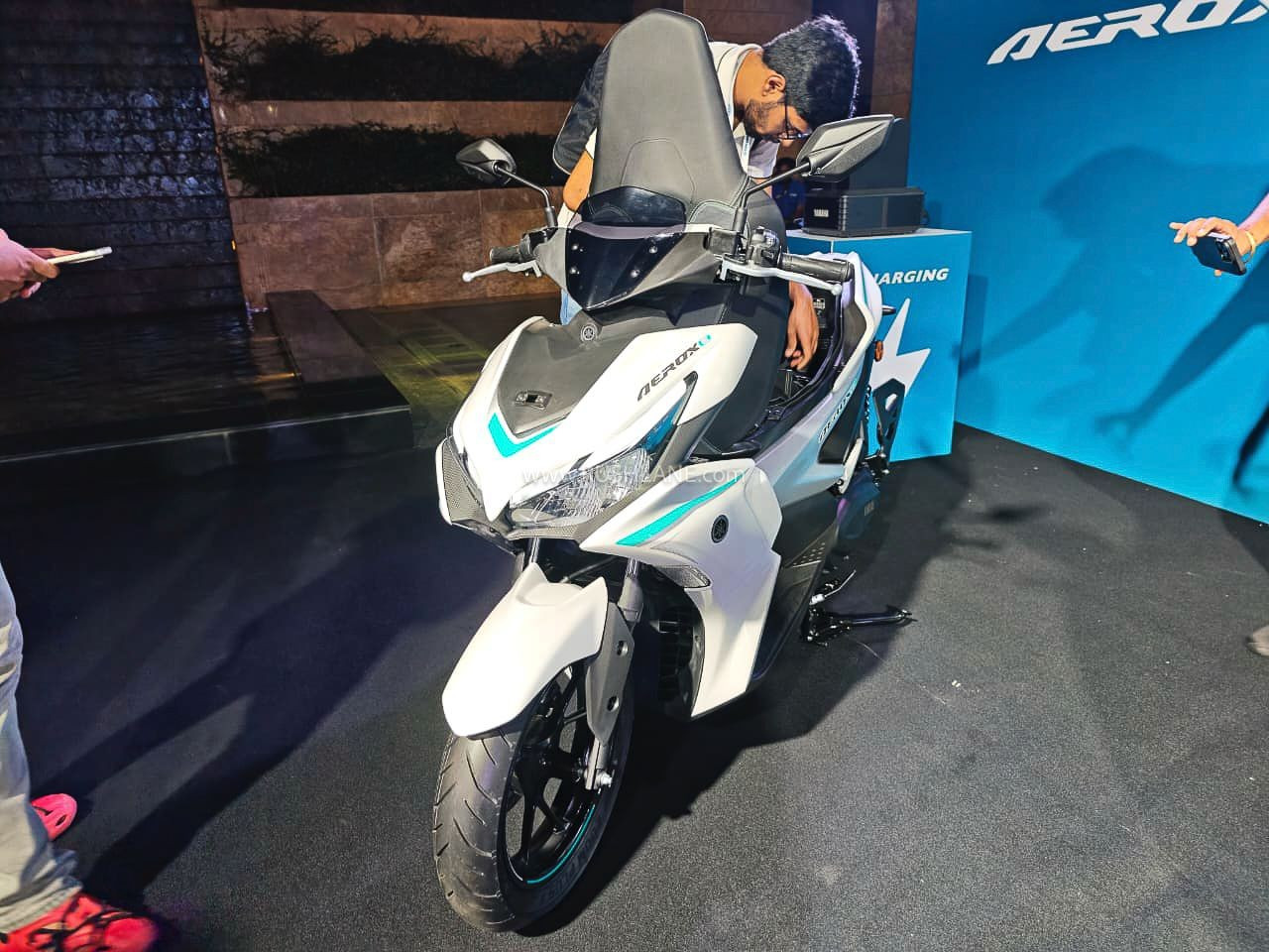 Cận cảnh Yamaha NVX phiên bản chạy điện- Ảnh 1.