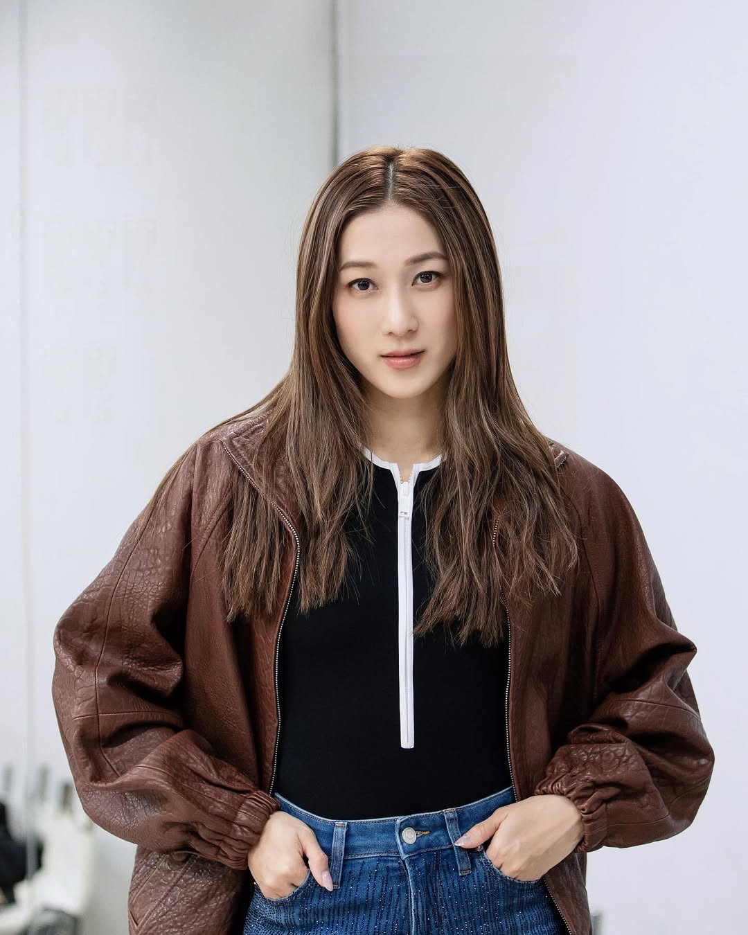 1 Hoa hậu và chồng bác sĩ hơn 13 tuổi đã "toang", đâm đơn kiện nhau ra tòa làm loạn- Ảnh 1. 1 Hoa hậu và chồng bác sĩ hơn 13 tuổi đã "toang", đâm đơn kiện nhau ra tòa làm loạn- Ảnh 1.