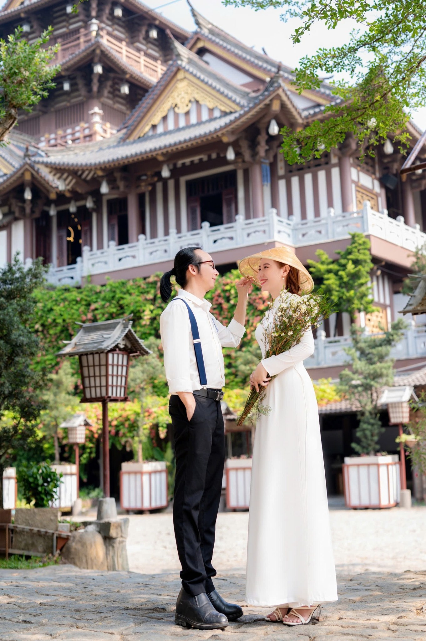 C&ocirc; g&aacute;i xinh xắn lấy chồng khiếm thị hơn 18 tuổi, tiết lộ bất ngờ về cuộc n&oacute;i chuyện với vợ cũ của chồng- Ảnh 2.