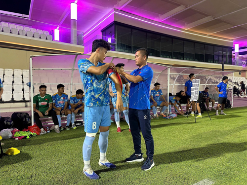 U22 Việt Nam tiến bộ nhờ "thầy nội"- Ảnh 1. U22 Việt Nam tiến bộ nhờ "thầy nội"- Ảnh 1.