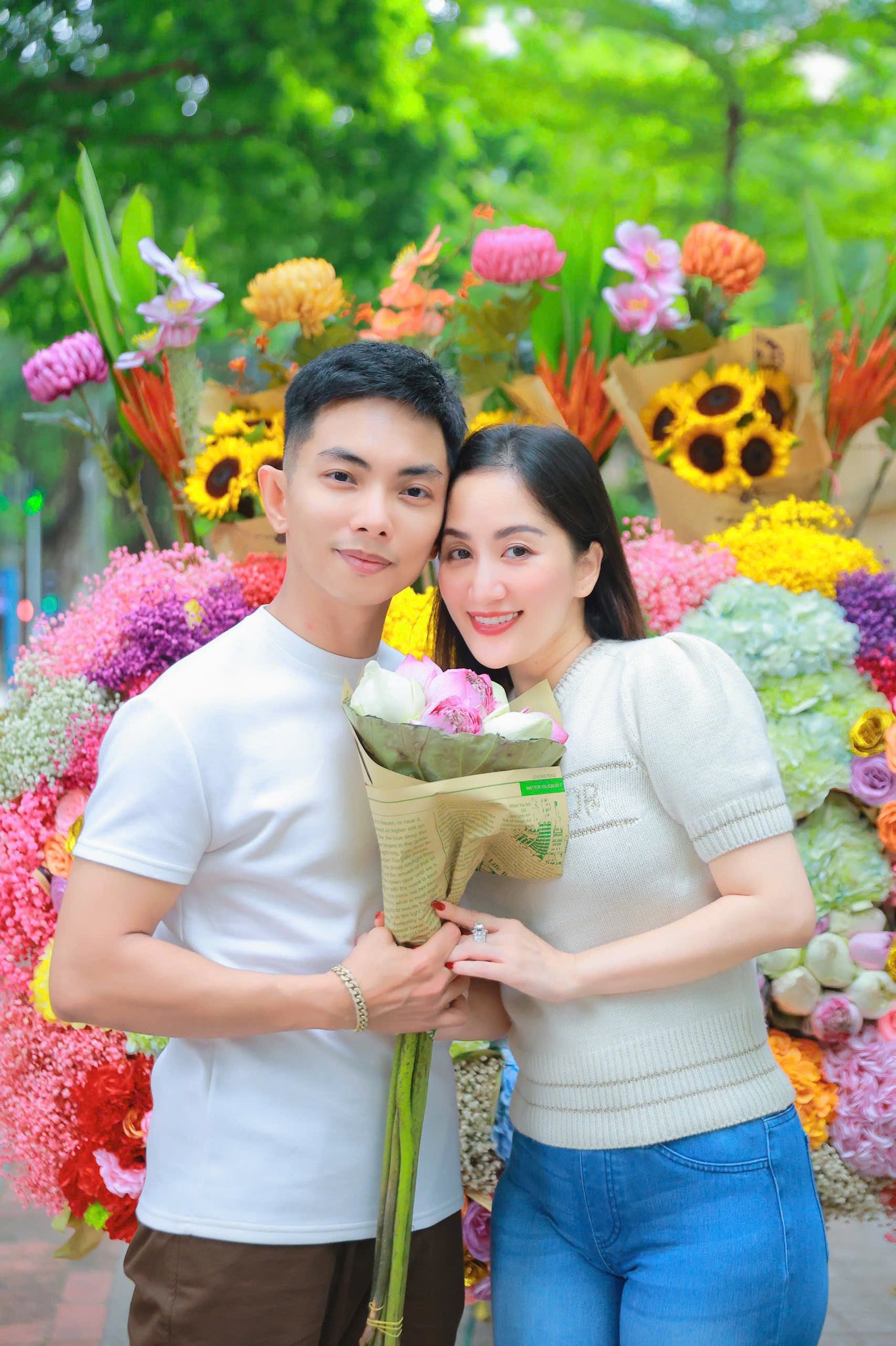 Không nhận ra Khánh Thi khi ở Singapore chữa bệnh- Ảnh 4. Không nhận ra Khánh Thi khi ở Singapore chữa bệnh- Ảnh 4.