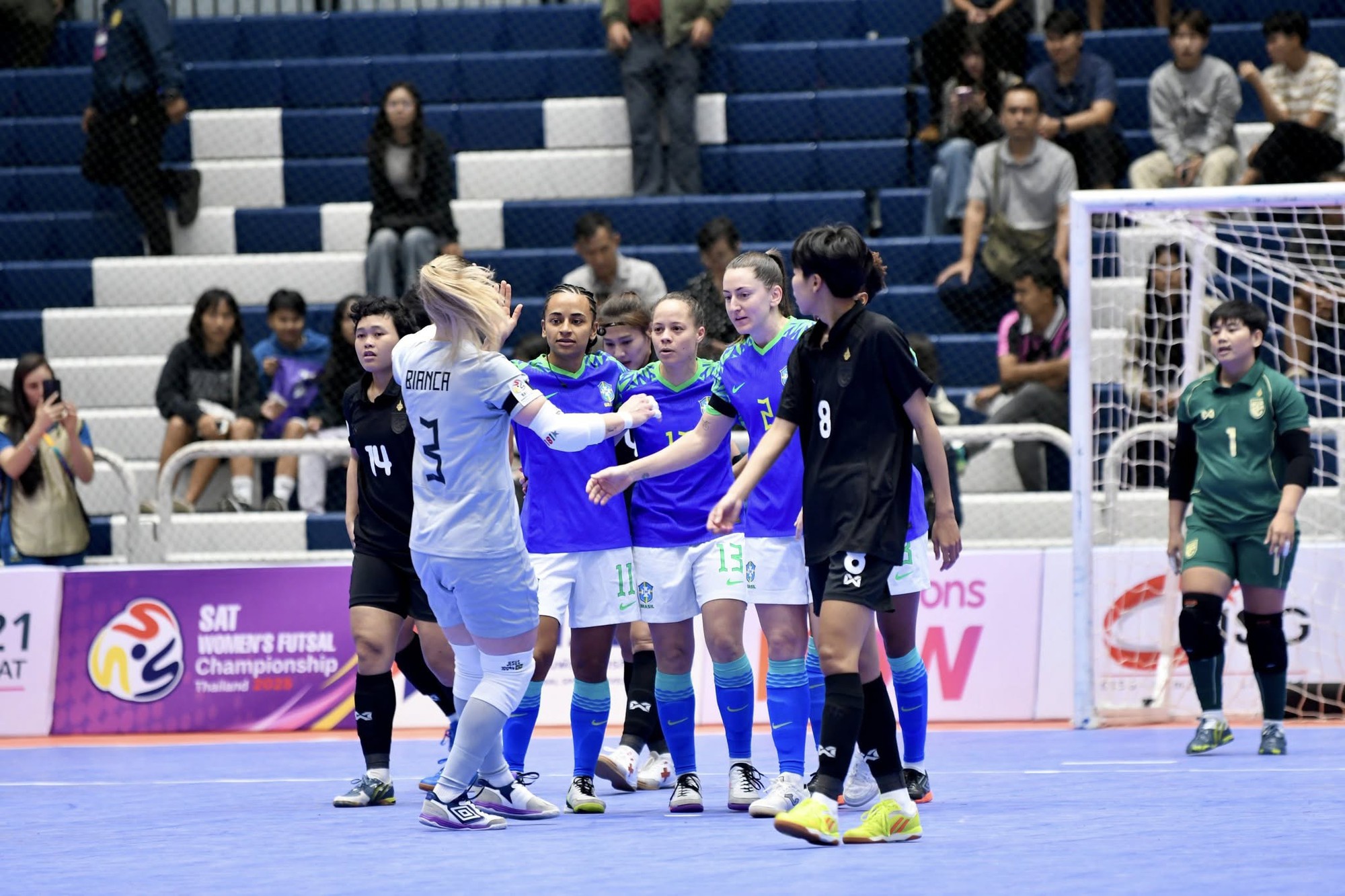 Tuyển Thái Lan thua 0-7 trước Brazil, vấp mối lo trước trận gặp tuyển Việt Nam- Ảnh 1. Tuyển Thái Lan thua 0-7 trước Brazil, vấp mối lo trước trận gặp tuyển Việt Nam- Ảnh 1.