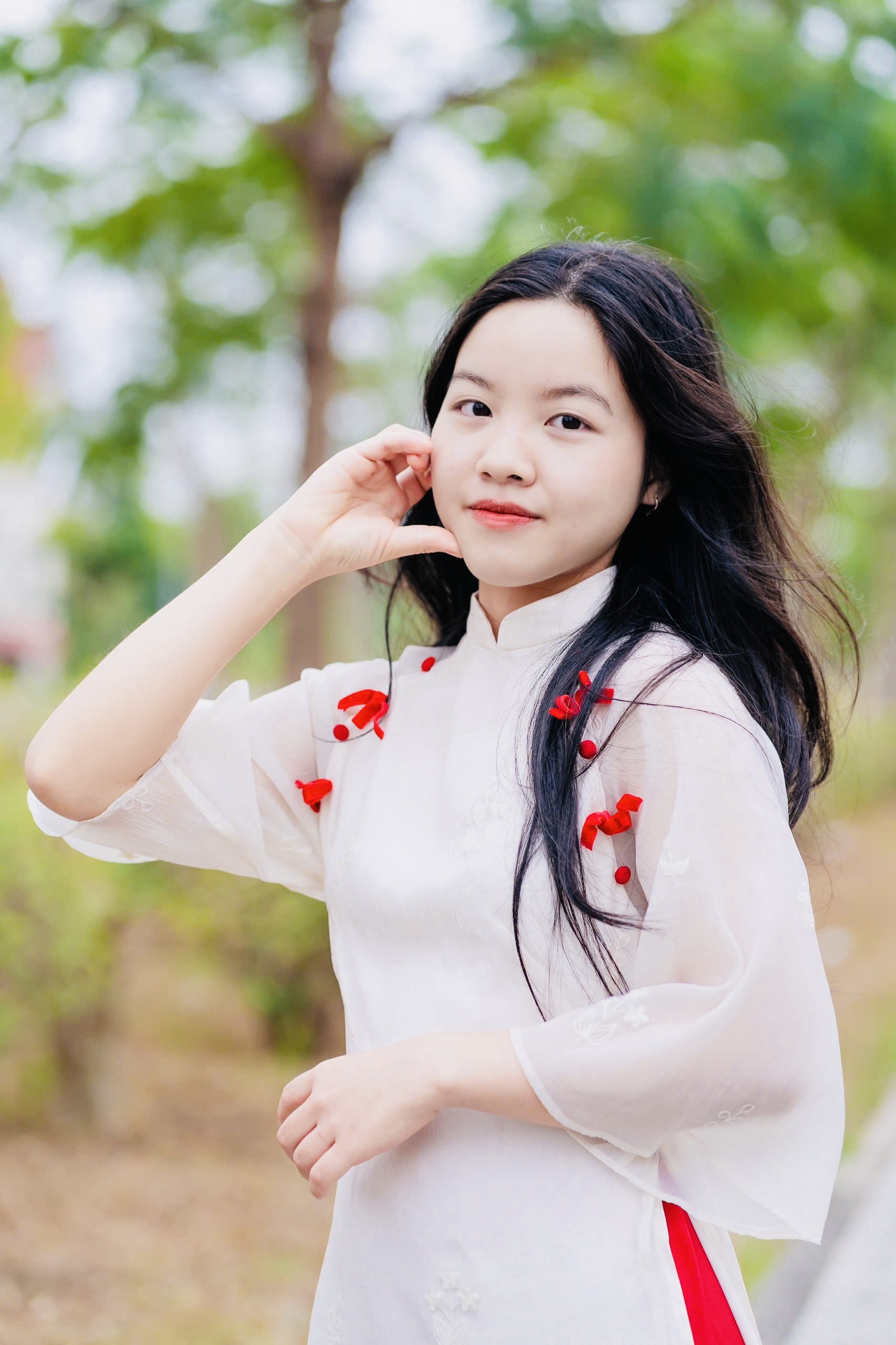 Kh&ocirc;ng tốn tiền học th&ecirc;m, nữ sinh ở H&agrave; Nội th&ocirc;ng thạo 3 thứ tiếng, gi&agrave;nh học bổng du học rồi c&oacute; quyết định bất ngờ!- Ảnh 1.