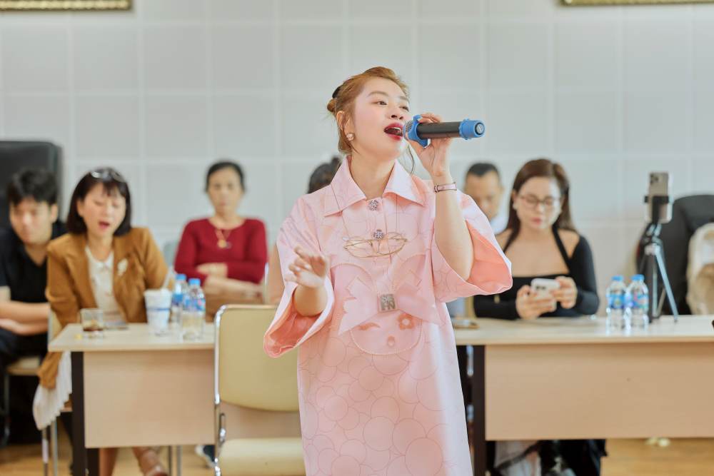 Dàn nghệ sĩ viếng mộ GS.NSND Trung Kiên, tiết lộ về sự “xuất hiện” của cố nghệ sĩ tại Lời ca còn mãi- Ảnh 5. Dàn nghệ sĩ viếng mộ GS.NSND Trung Kiên, tiết lộ về sự “xuất hiện” của cố nghệ sĩ tại Lời ca còn mãi- Ảnh 5.