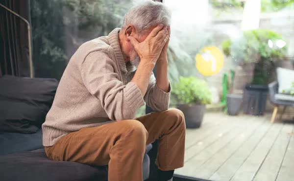 Người đ&agrave;n &ocirc;ng tr&uacute;ng số 120 tỷ đồng nhưng giấu vợ để hưởng thụ một m&igrave;nh, 6 th&aacute;ng sau liền c&oacute; chia sẻ tuyệt vọng- Ảnh 1.