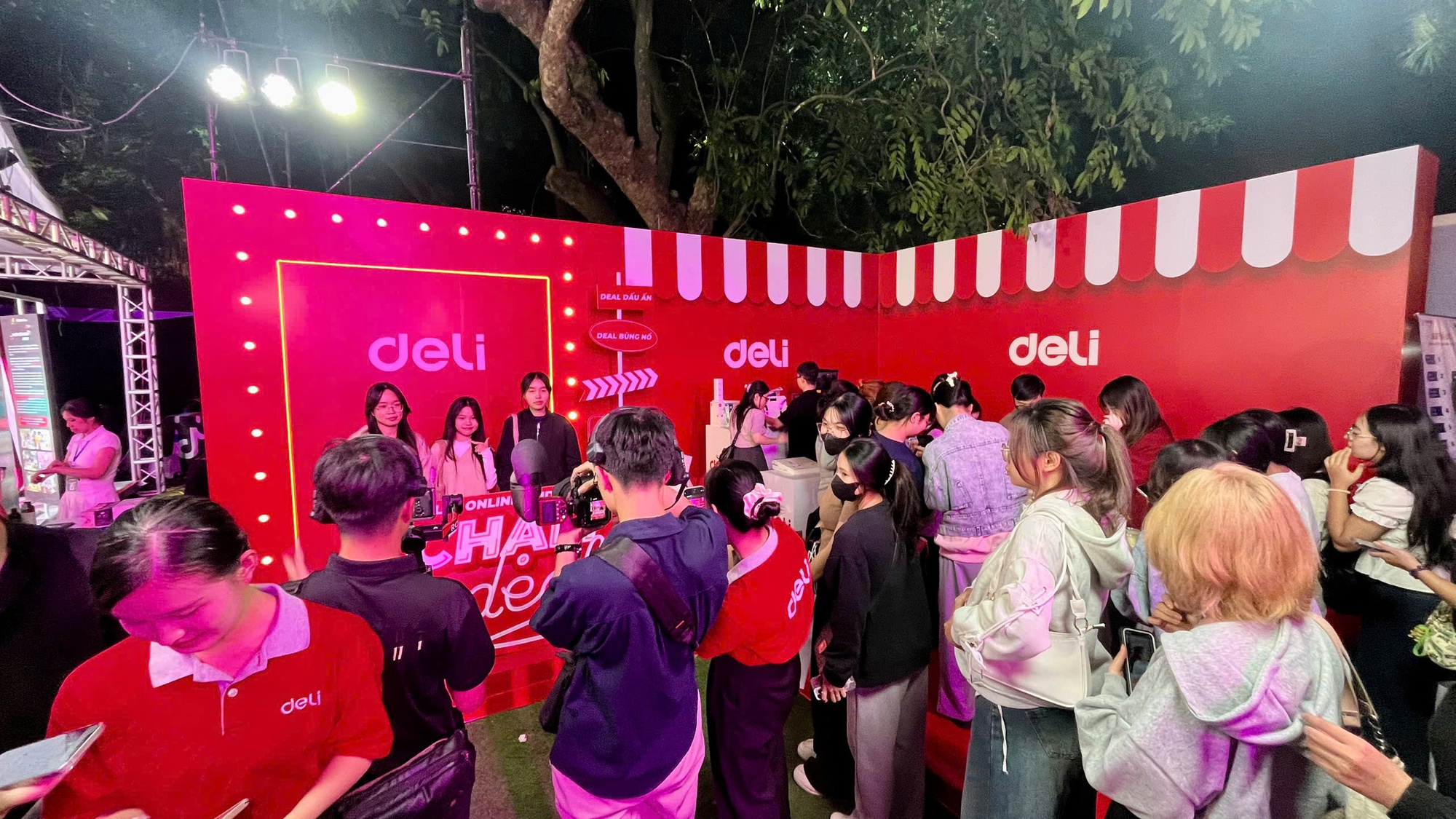 2 Cục trưởng lên sóng livestream dạy cách phân biệt hàng giả, hàng nhái- Ảnh 3.