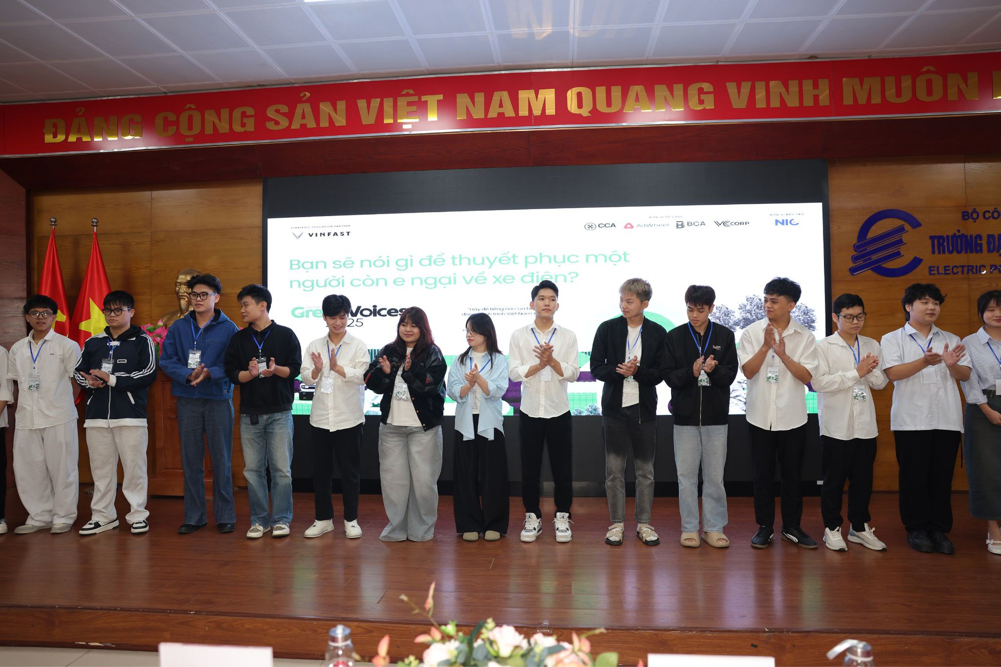 Green Voices đến Đại học Điện lực: Khi sinh viên kỹ thuật ‘lên tiếng xanh’ bằng dữ liệu và luận cứ khoa học- Ảnh 1.
